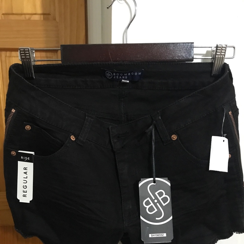 UNAVAILABLE Black jean shorts - Picture 3 of 10